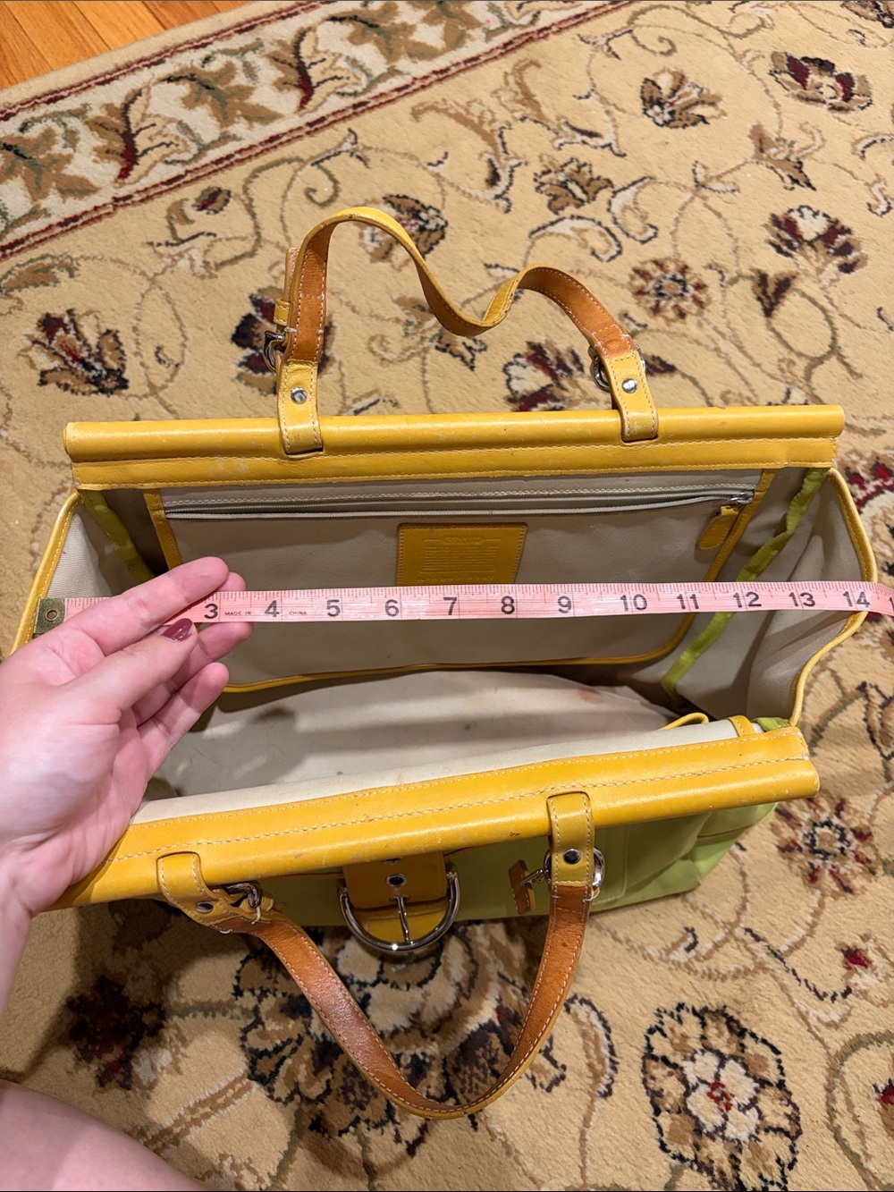 Rare Coach Yellow and Green Shoulder Bag with Soho Buckle and Turnlocks 9367 - Picture 11 of 12